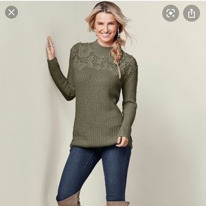 VENUS NWOT olive detail sweater. Sz 2X